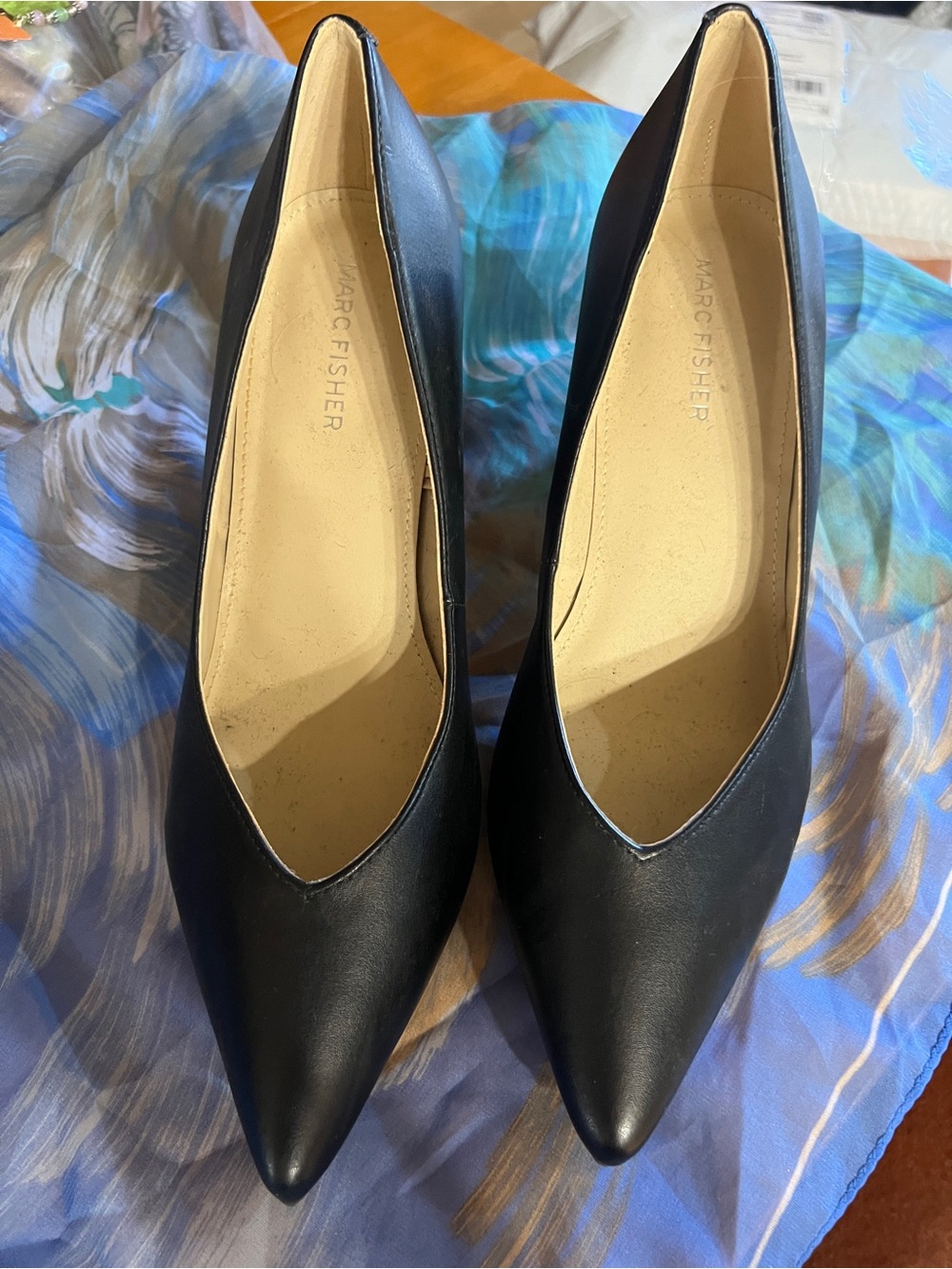 Marc Fisher Black Leather Pointed Toe Women's Pumps. Size 8.5